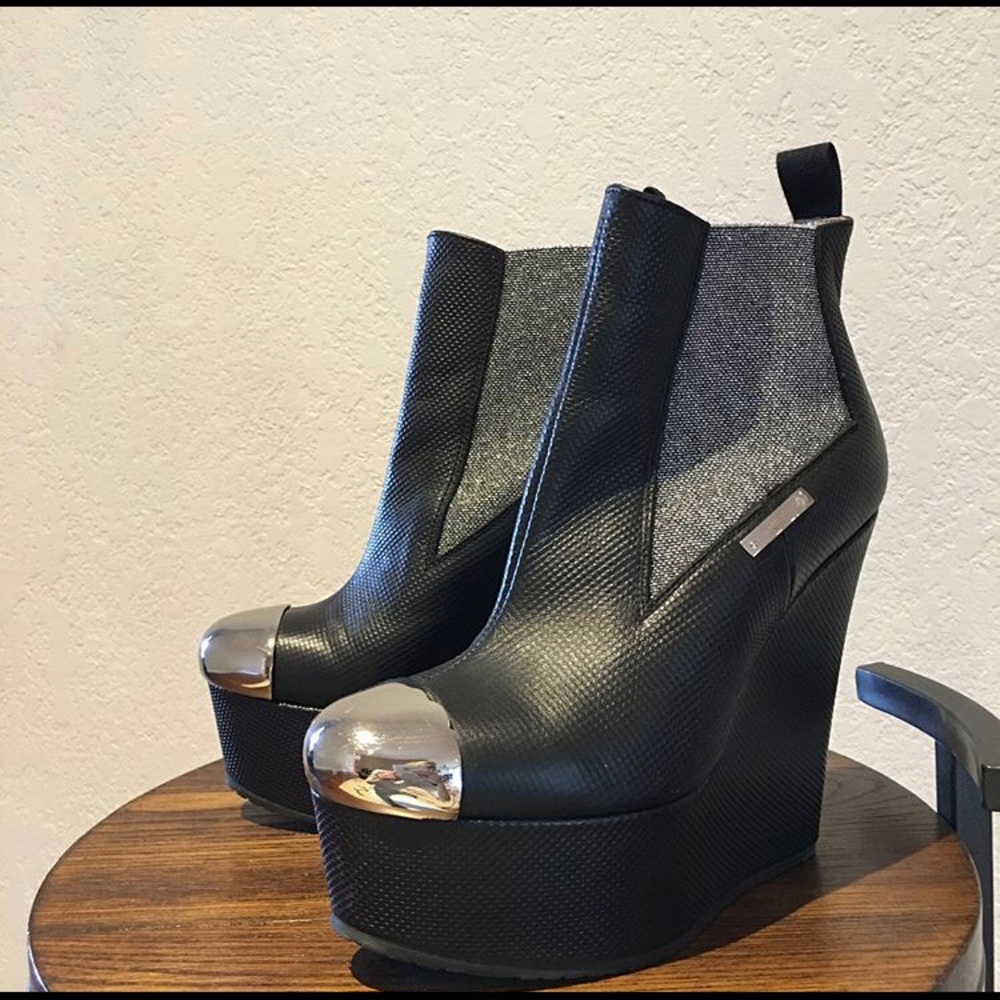 Alessandro dell’acqua platformwedge leather bootie